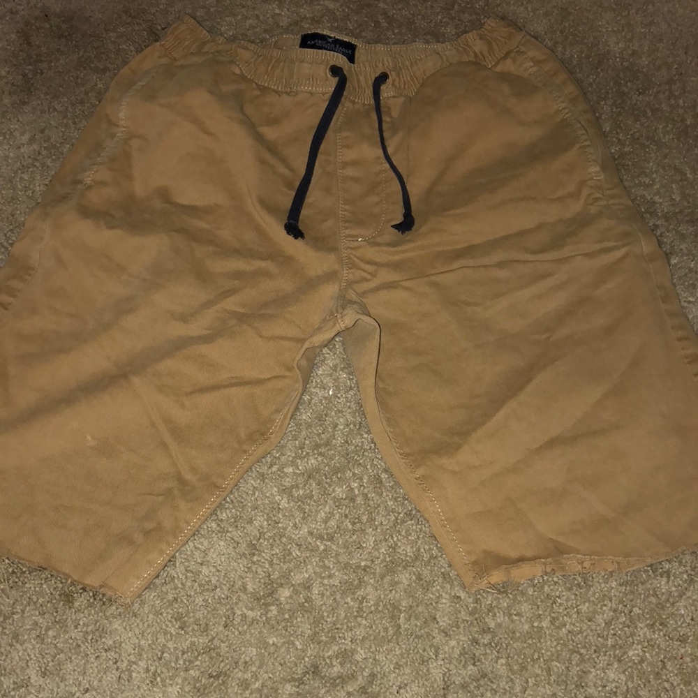 khaki shorts